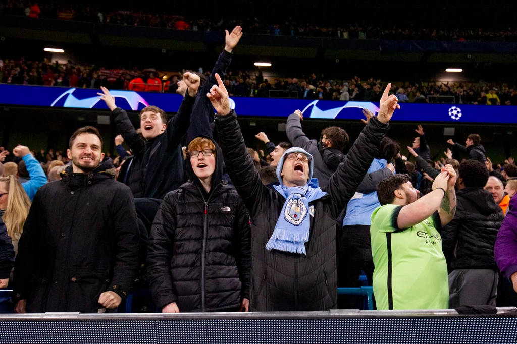 Fani Manchesteru City podczas meczu Ligi Mistrzów z Atletico Madryt Fani Manchesteru City podczas meczu Ligi Mistrzów z Atletico Madryt