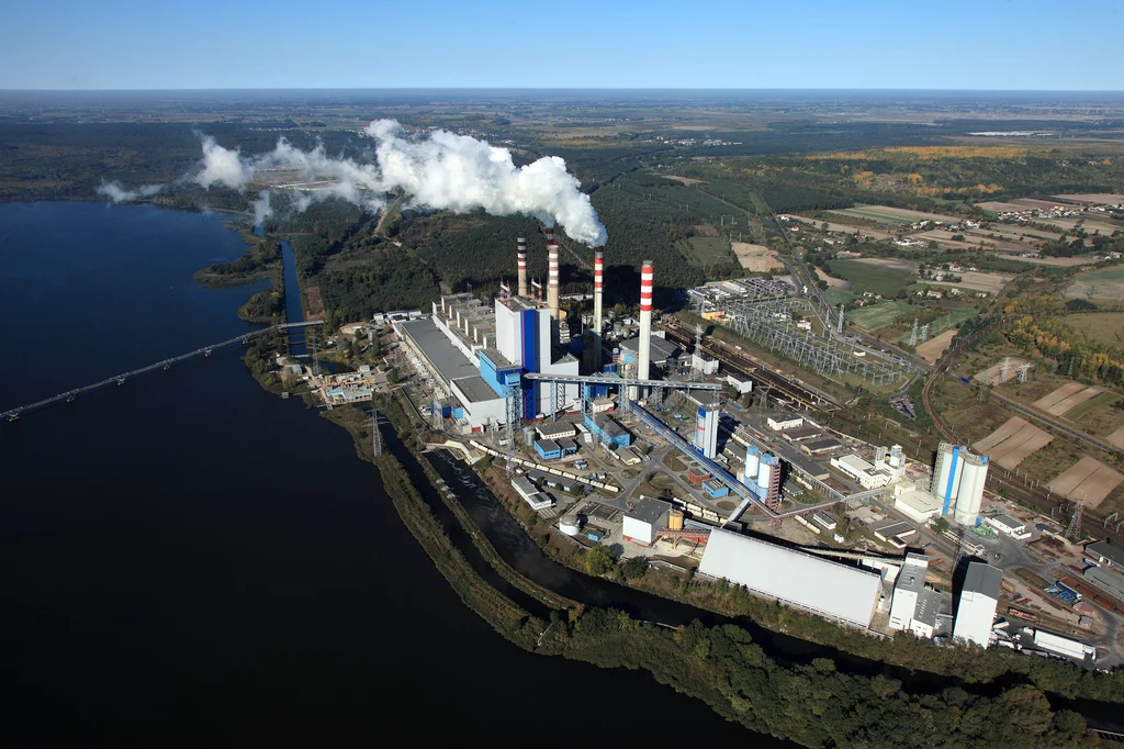 ZE PAK przewidywał, że bloki 1,2 i 5 elektrowni Pątnów zostaną zamknięte do końca 2024 r., natomiast blok o mocy 474 MW z dawnej Elektrowni Pątnów II miał funkcjonować nie dłużej niż do 2030 r.