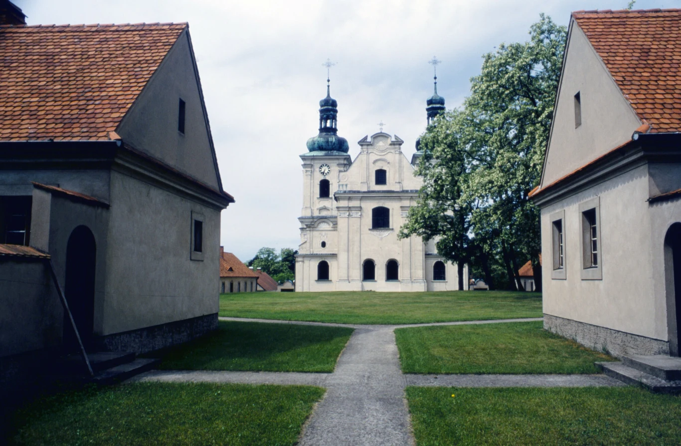 Kameduli wiodą bardzo skromne życie