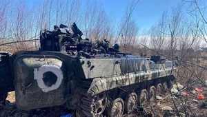 Zniszczony rosyjski transporter opancerzony