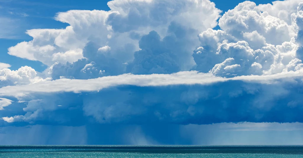 Rozjaśnianie chmur nad oceanem mogłoby obniżyć temperaturę wody