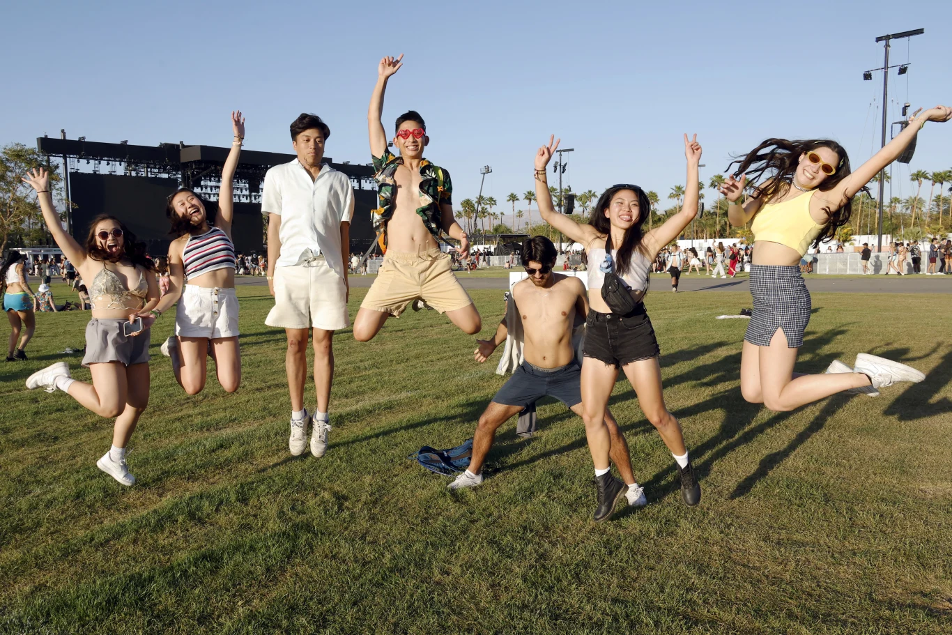 Szczęśliwi festiwalowicze zjechali się z całego świata