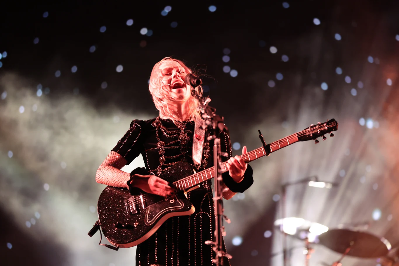 W historii Coachelli zagrali na niej m.in. Guns N' Roses, ale także Daft Punk, Kanye West czy Paul McCartney. Phoebe Bridgers