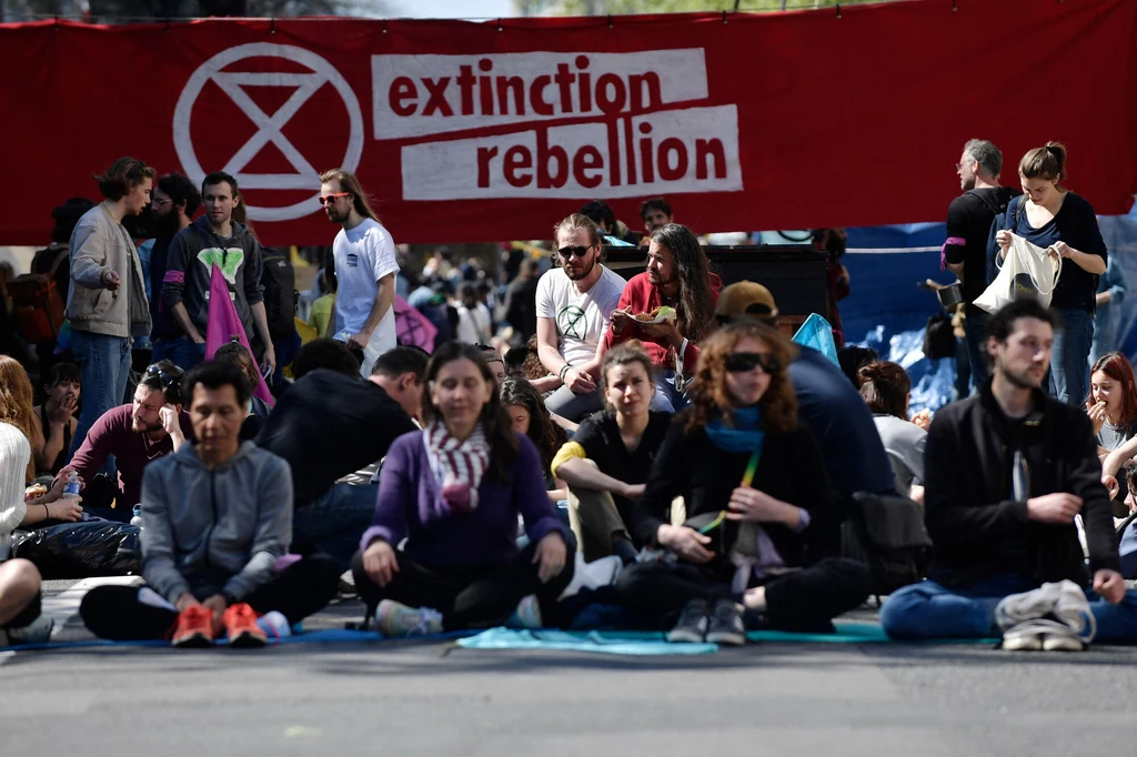Protest Extinction Rebellion w Paryżu.
