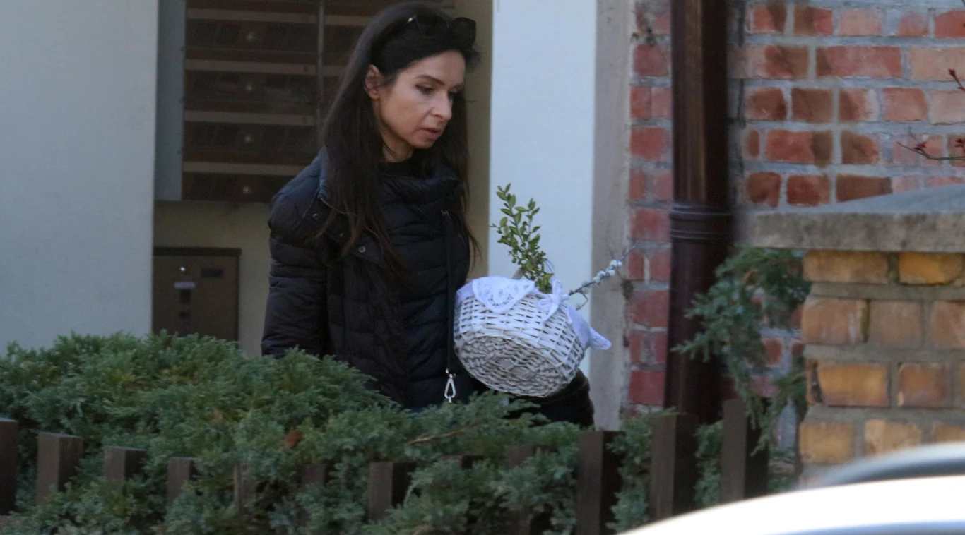 Marta Kaczyńska z koszyczkiem wybrała się do kościoła Marta Kaczyńska z koszyczkiem wybrała się do kościoła