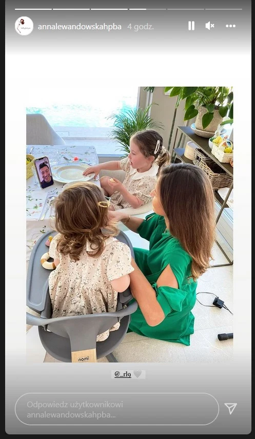 Anna Lewandowska łączy się z Robertem za pośrednictwem internetu