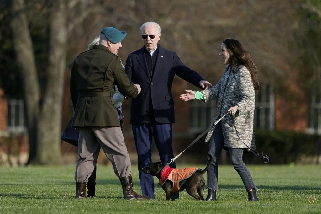 Joe Biden kocha psy, ale jego pies Major przysporzył wielu problemów w Białym Domu  