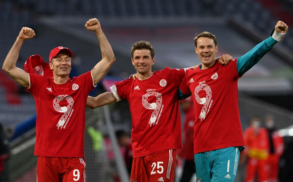Tercet liderów Bayernu Monachium. Od lewej: Robert Lewandowski, Thomas Muller, Manuel Neuer Tercet liderów Bayernu Monachium. Od lewej: Robert Lewandowski, Thomas Muller, Manuel Neuer