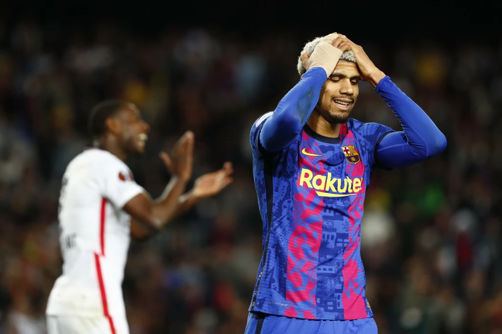 Barcelona w trakcie przegranego meczu z Eintrachtem w Lidze Europy