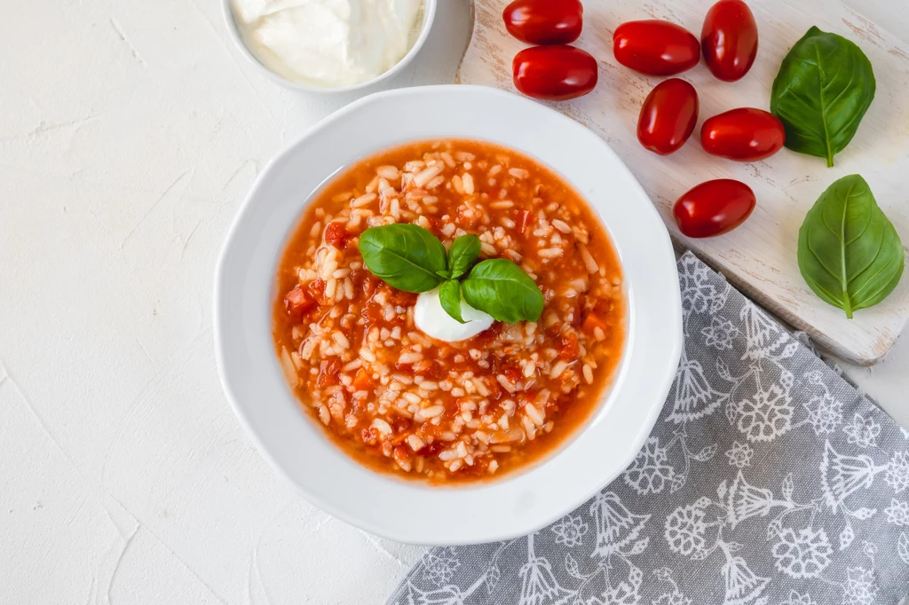 Warto pamiętać, by ryżu i makaronu nie gotować w zupie