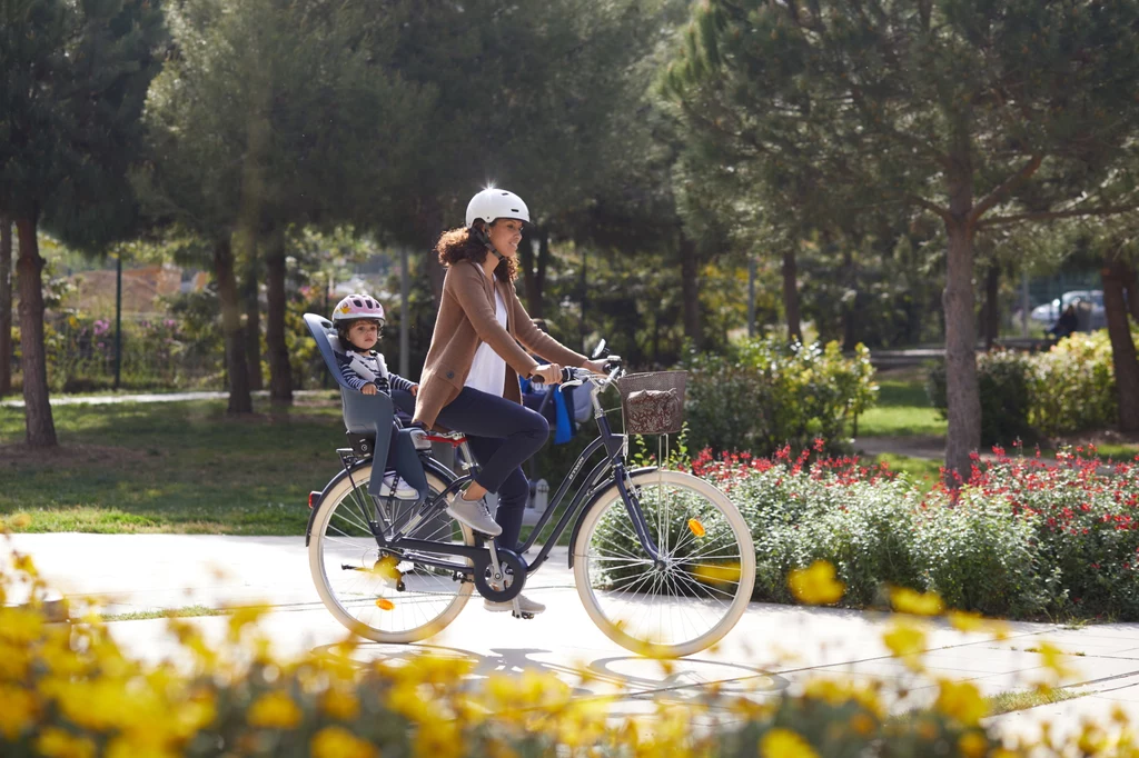 Jazda na rowerze nie tylko służy naszemu zdrowiu, ale także odciąża środowisko naturalne 