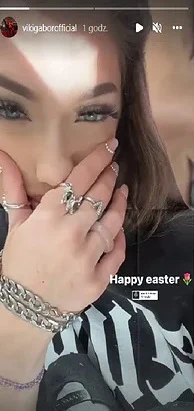 Viki Gabor w świątecznej stylizacji /Instagram @vikigaborofficial Viki Gabor w świątecznej stylizacji /Instagram @vikigaborofficial