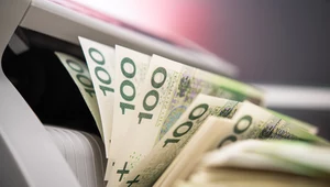 Inflacja zżera ludziom oszczędności, a państwo wciąż pobiera podatek od odsetek