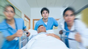 Przepisy w zakresie ustalania wysokości zasiłku chorobowego za okres pobytu w szpitalu zmieniły się z dniem 1 stycznia 2022 r.