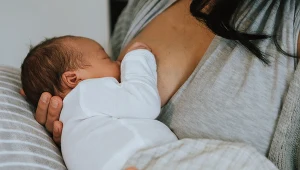 Pokarm mamy zawiera wiele witamin i minerałów, potrzebnych dla rozwoju maluszka
