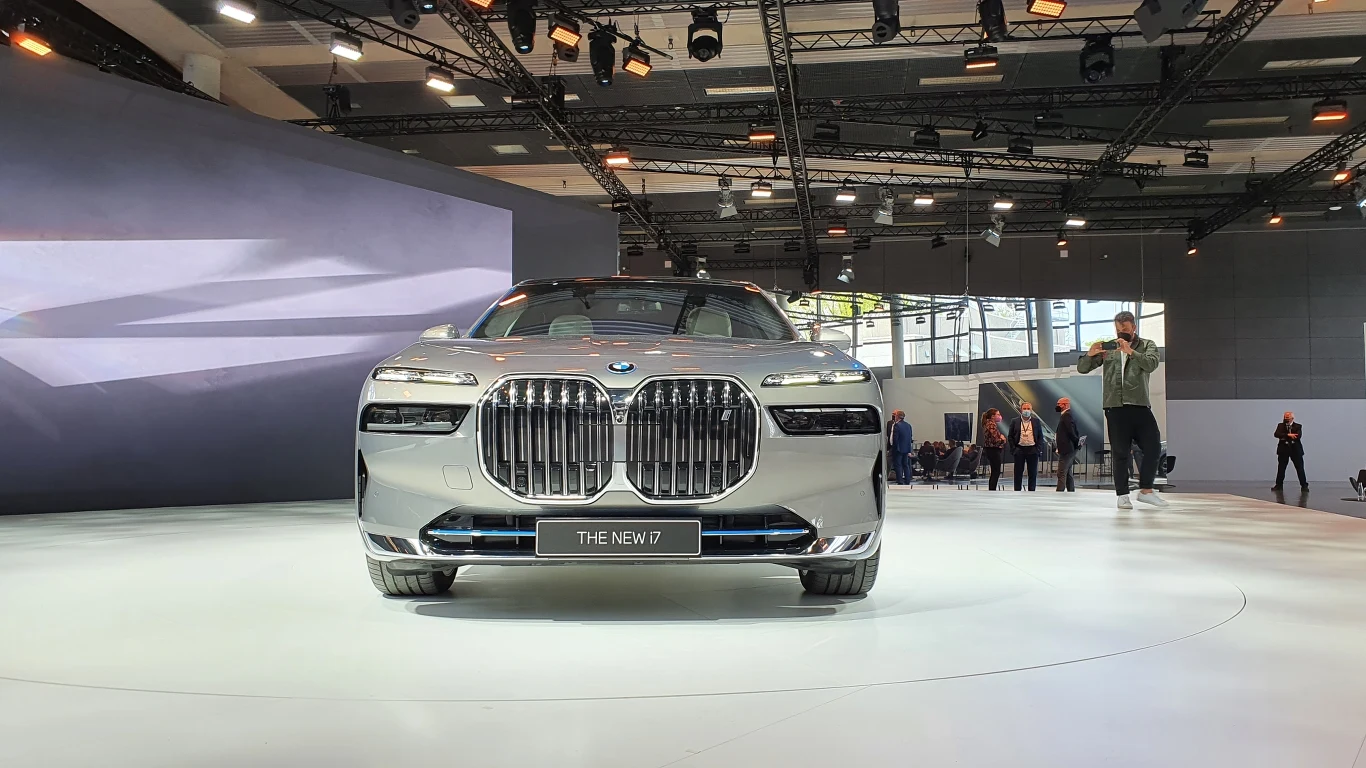 Premiera BMW serii 7 oraz i7