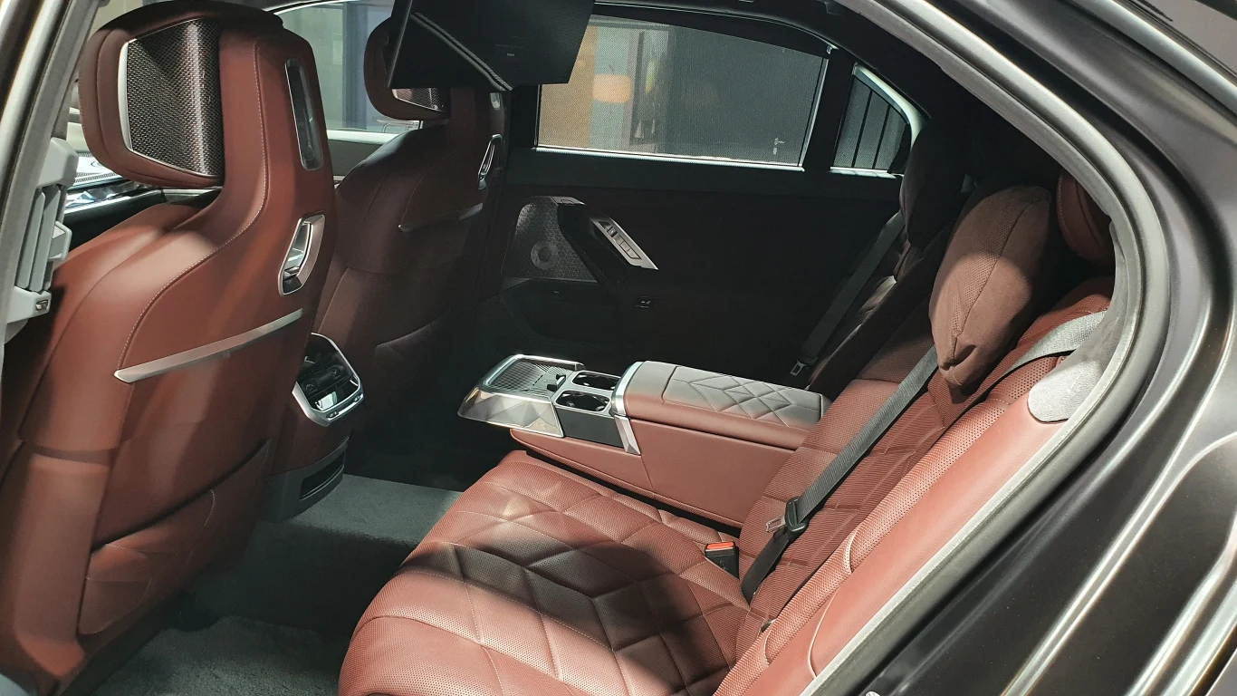Premiera BMW serii 7 oraz i7