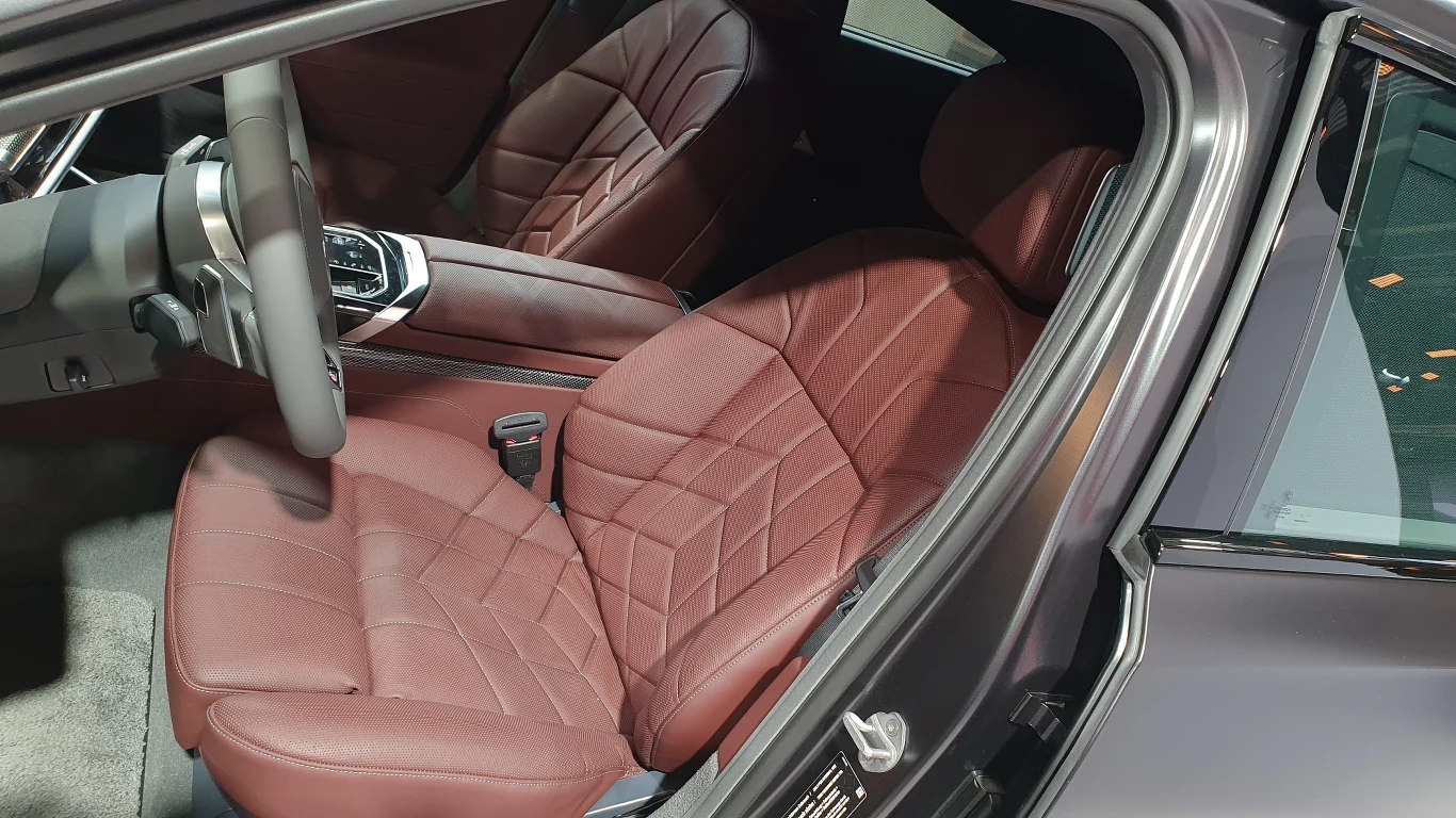 Premiera BMW serii 7 oraz i7