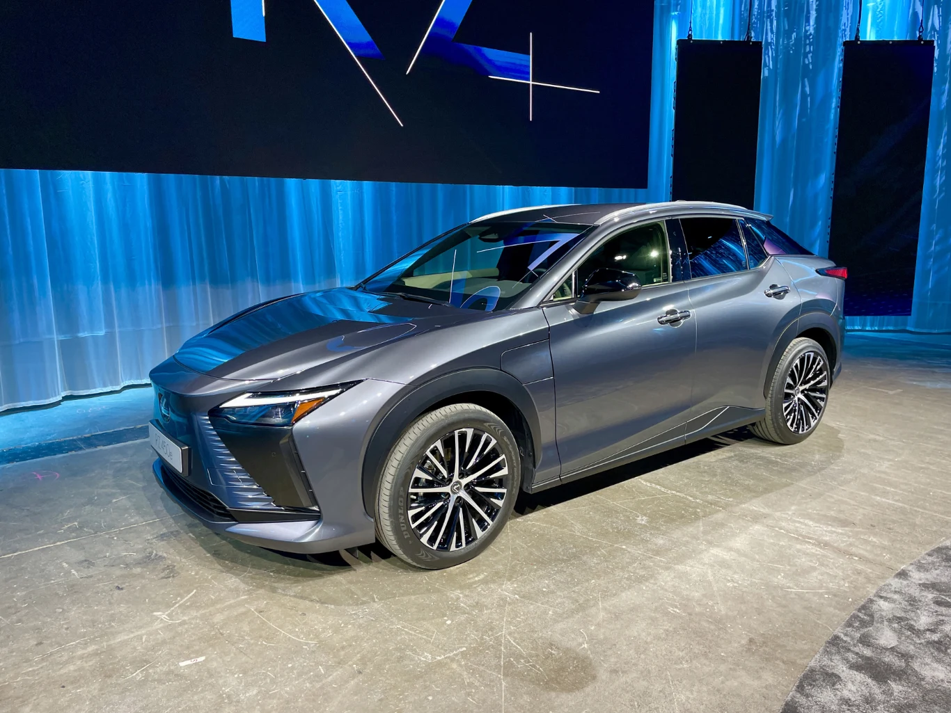 Lexus RZ