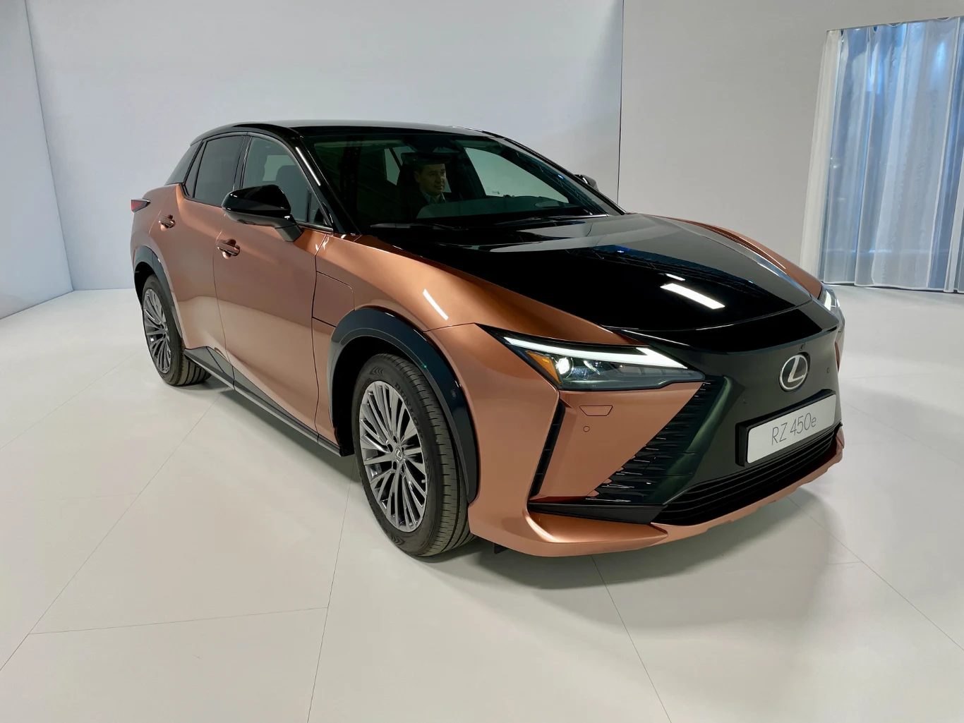 Lexus RZ