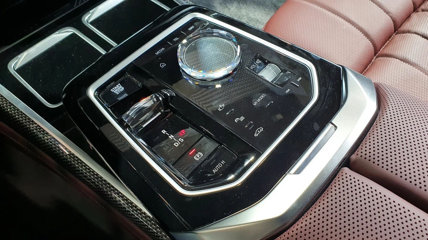 Premiera BMW serii 7 oraz i7