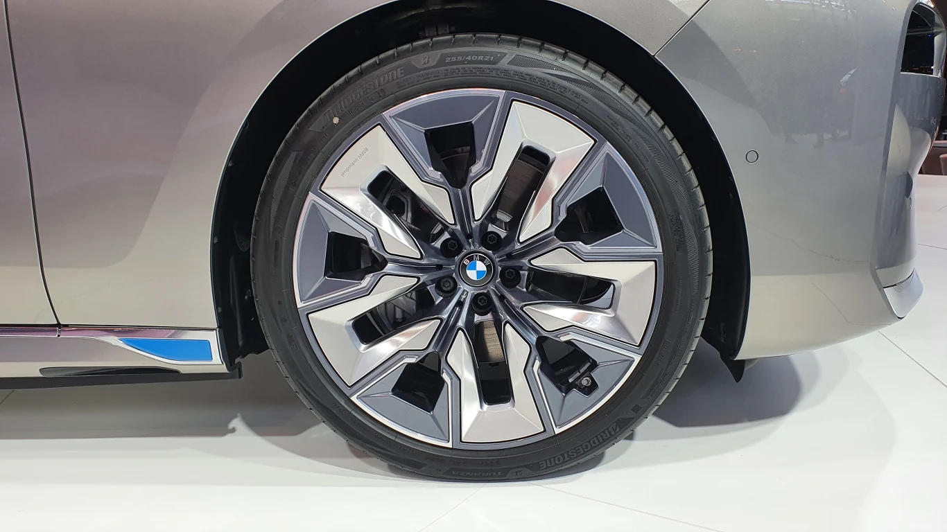 Premiera BMW serii 7 oraz i7