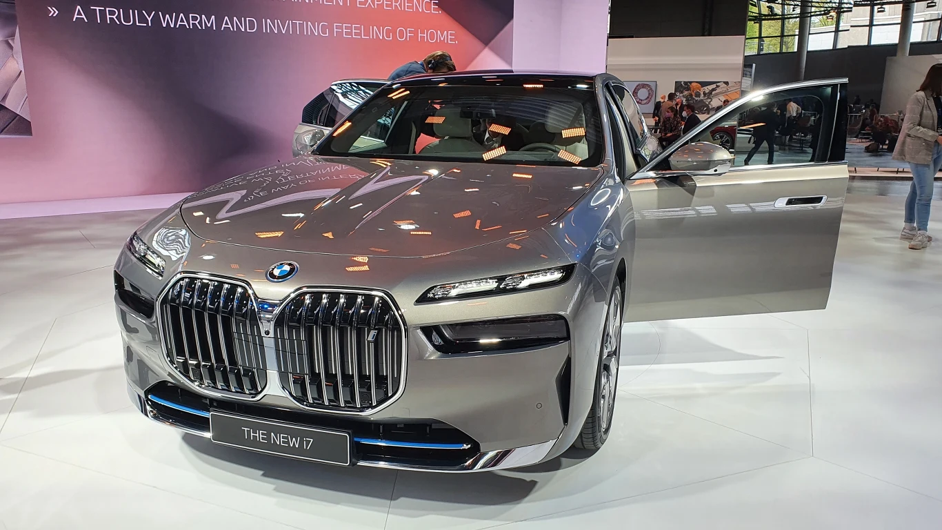Premiera BMW serii 7 oraz i7
