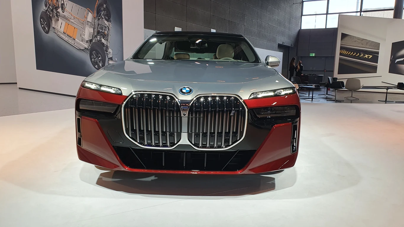 Premiera BMW serii 7 oraz i7