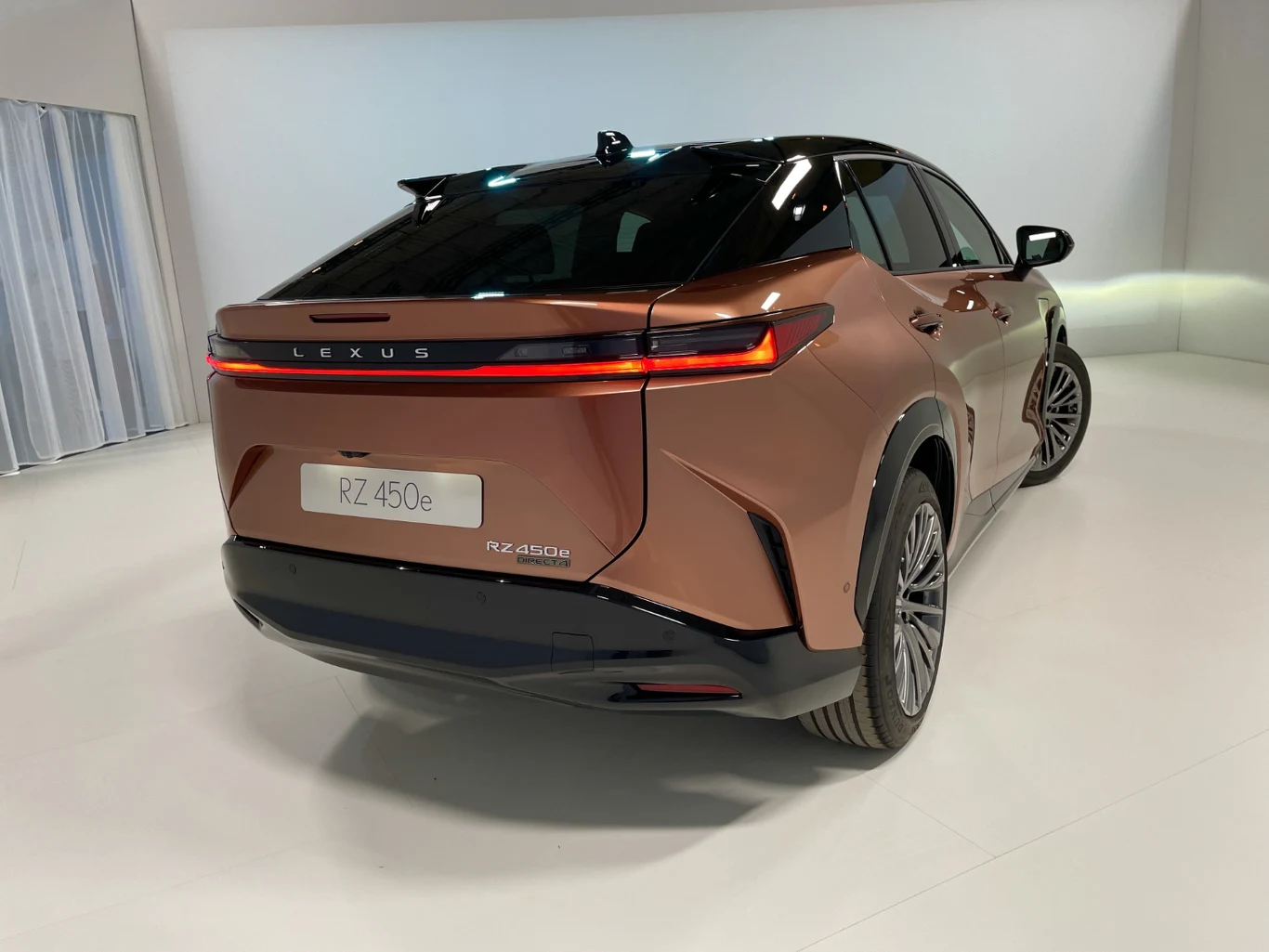Lexus RZ 450e