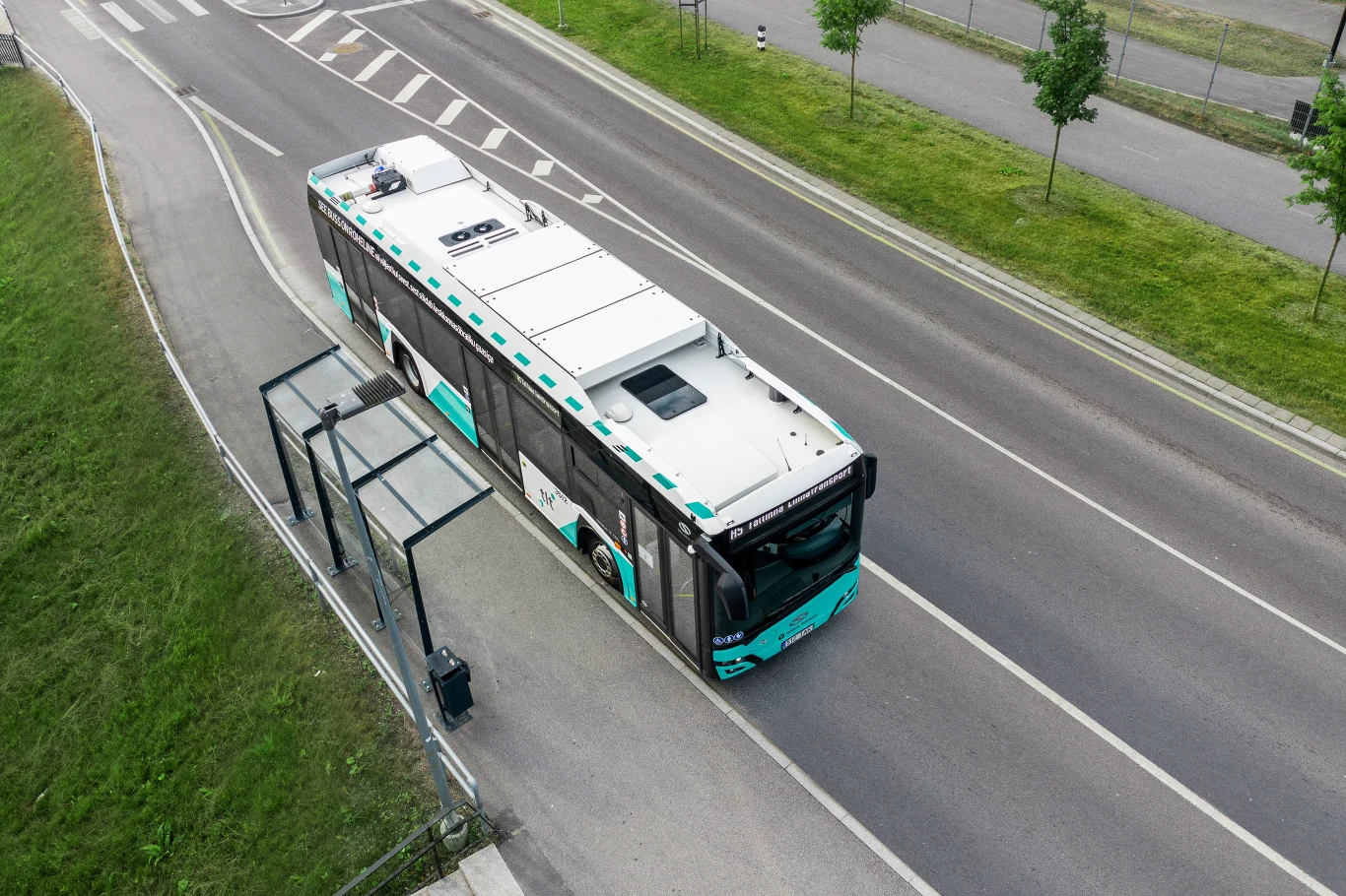 W autobusach butle CNG montowane są na dachu. To najbezpieczniejsze i najbardziej komfortowe rozwiązanie. Pozwala zachować płaską podłogę