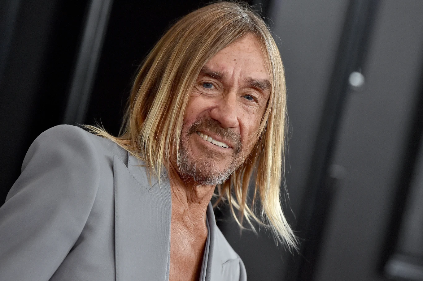 W 2021 roku Iggy Pop wziął udział w reklamie polskiego piwa, stworzonego przez Janusza Palikota. "Dla mnie osobiście to spełnienie marzeń. Zawsze na koniec imprezy puszczałem jakiś punkowy kawałek Iggiego, niczym wyprawę na inną planetę. Takie marzenie chłopaka z Biłgoraja” – mówił Palikot. Hasło „Don’t be shy” przerodziło się kampanię reklamową i społeczną, zachęcającą do przełamywania wstydu oraz głośnego wypowiedzenia się na krępujące tematy. „Przełamywanie wstydu jest najlepszym sposobem na oddalenie od siebie depresji, czy innych zaburzeń w relacjach międzyludzkich” – mówili twórcy.