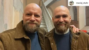 Maciej Stuhr (L) z dublerem Szymonem Nowakiem (P) na planie nowej produkcji
