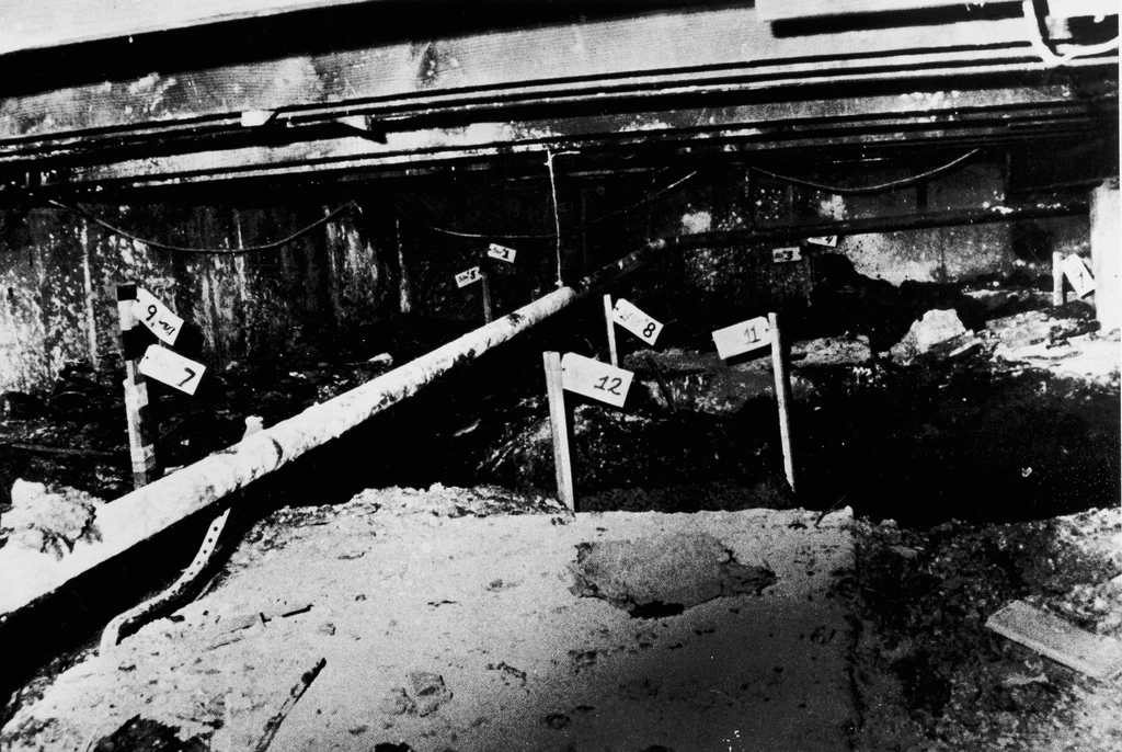 John Wayne Gacy zwłoki swoich ofiar ukrywał pod podłogą swojego domu.