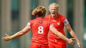 Tak radowały się Polki, gdy zdobywały tytuł wicemistrzyń Europy. Z numerem 8 Karolina Jaszczyszyn, przodem Anna Klichowska