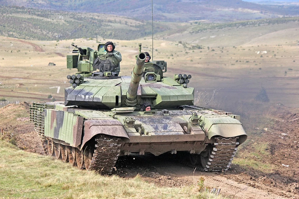 Czołg M-84AC1 powstał na bazie radzieckiego czołgu T-71M1