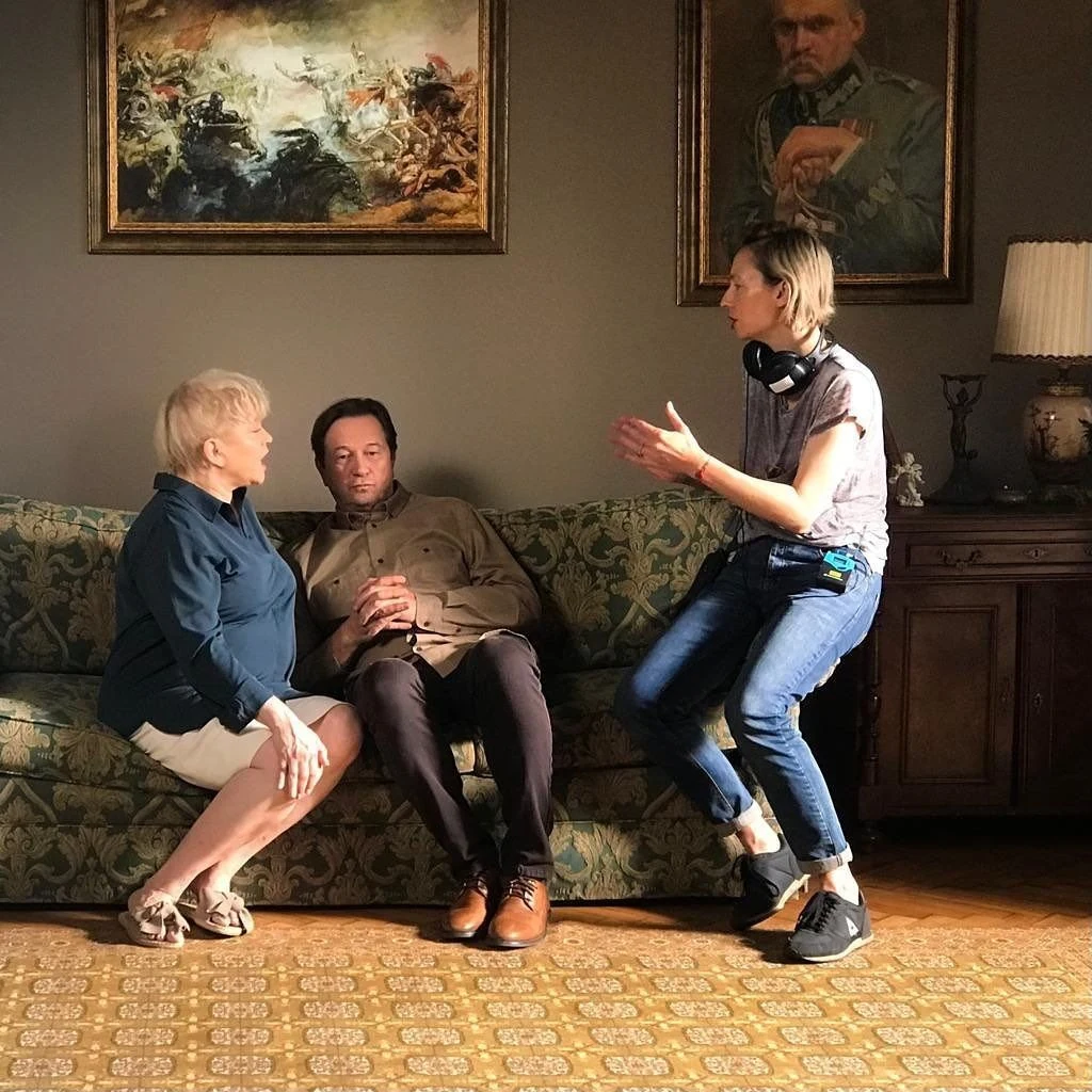Katarzyna Figura, Piotr Cyrwus i Karolina Porcari na planie filmu "Victoria"