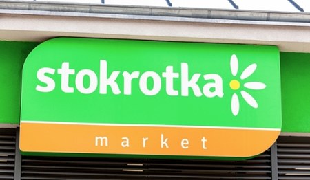 Stokrotka inwestuje w kasy samoobsługowe.