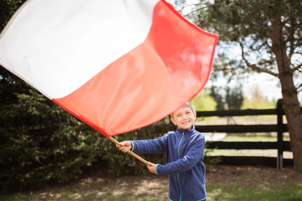 Mimo że 2 maja 2022 r. przypada Dzień Flagi Rzeczypospolitej Polskiej, ustawowo nie jest to dzień wolny od pracy