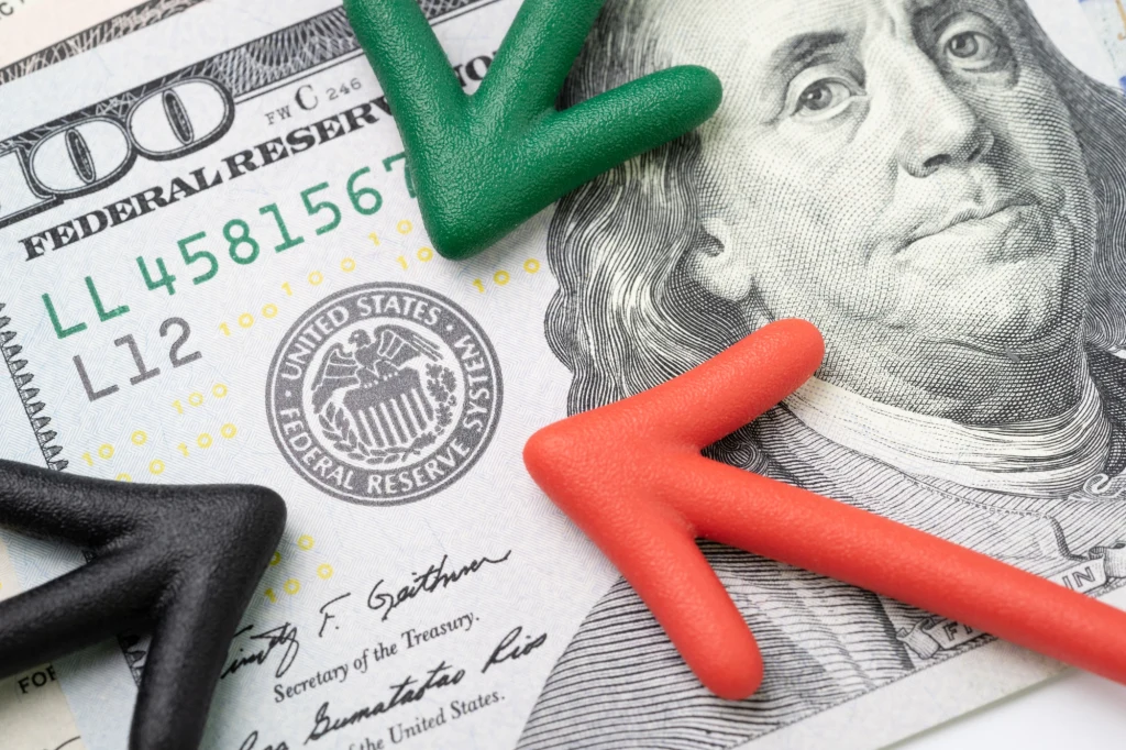 Fed straszy rynki stopami