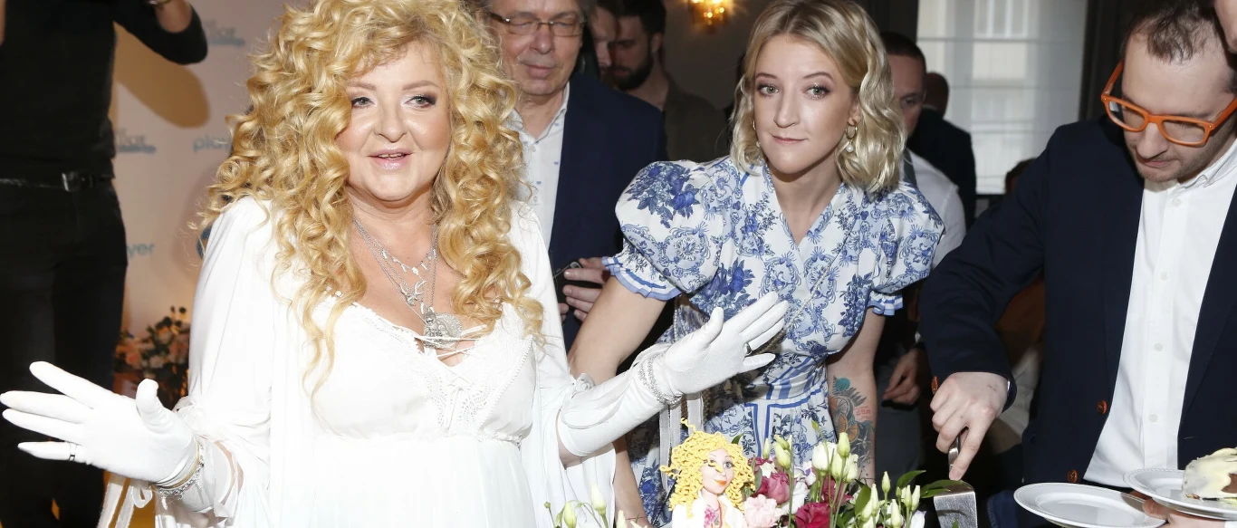 Lara Gessler zabrała głos w sprawie relacji ze swoją mamą Magdą Gessler Lara Gessler zabrała głos w sprawie relacji ze swoją mamą Magdą Gessler