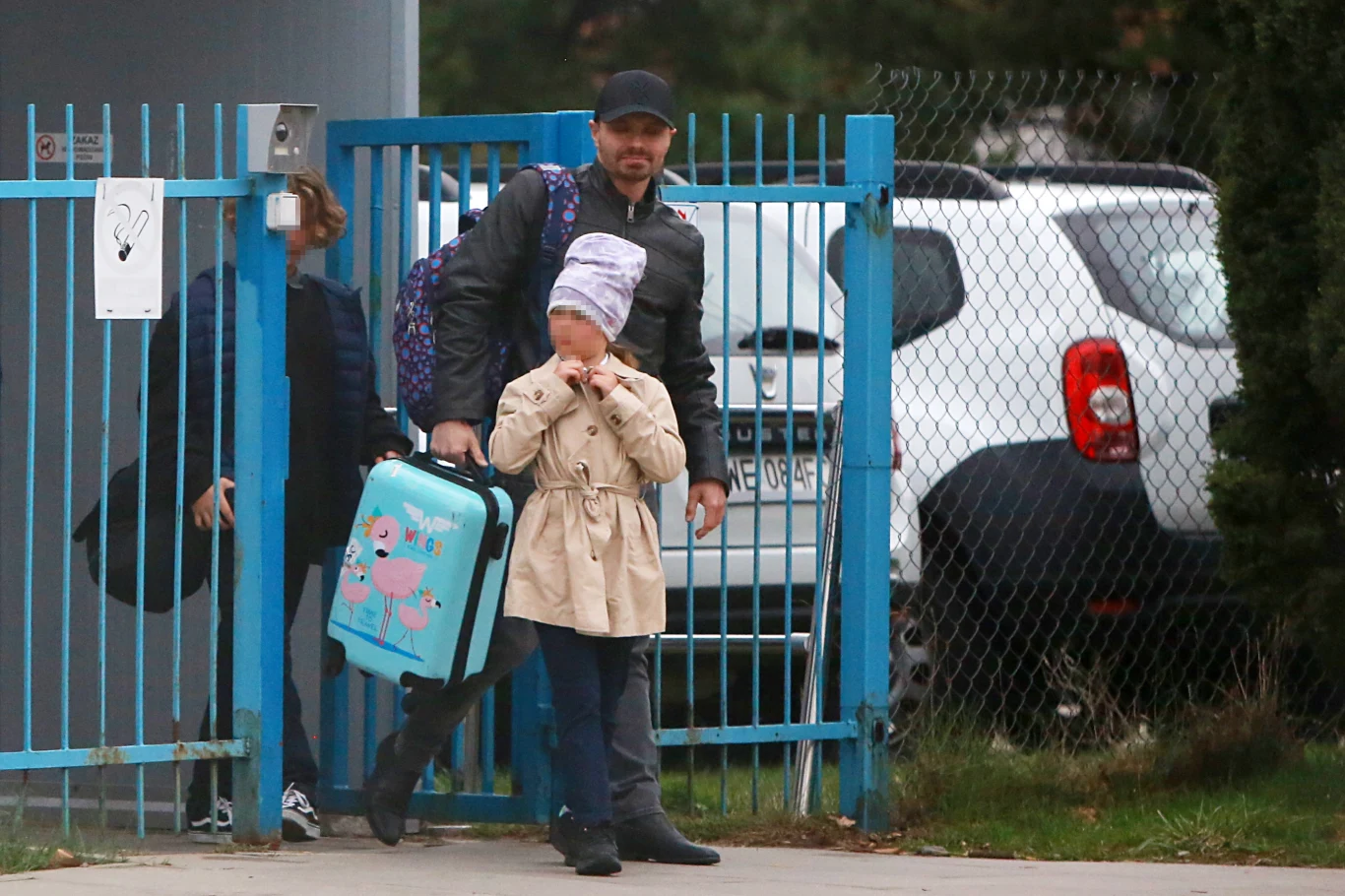 Hakiel odbiera dzieci z wyjazdu Hakiel odbiera dzieci z wyjazdu