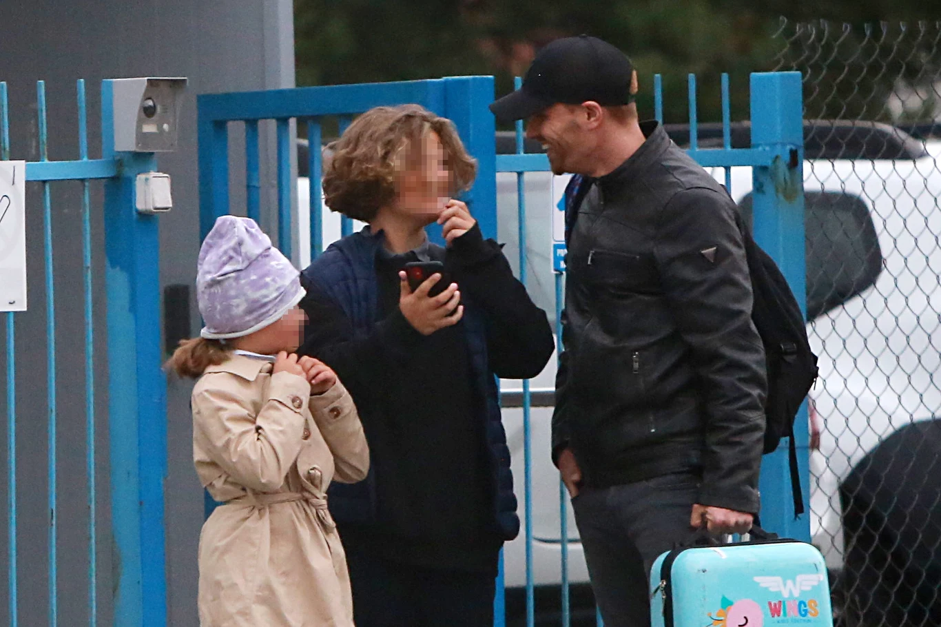 Hakiel odbiera dzieci z wyjazdu, teraz są w komplecie Hakiel odbiera dzieci z wyjazdu, teraz są w komplecie