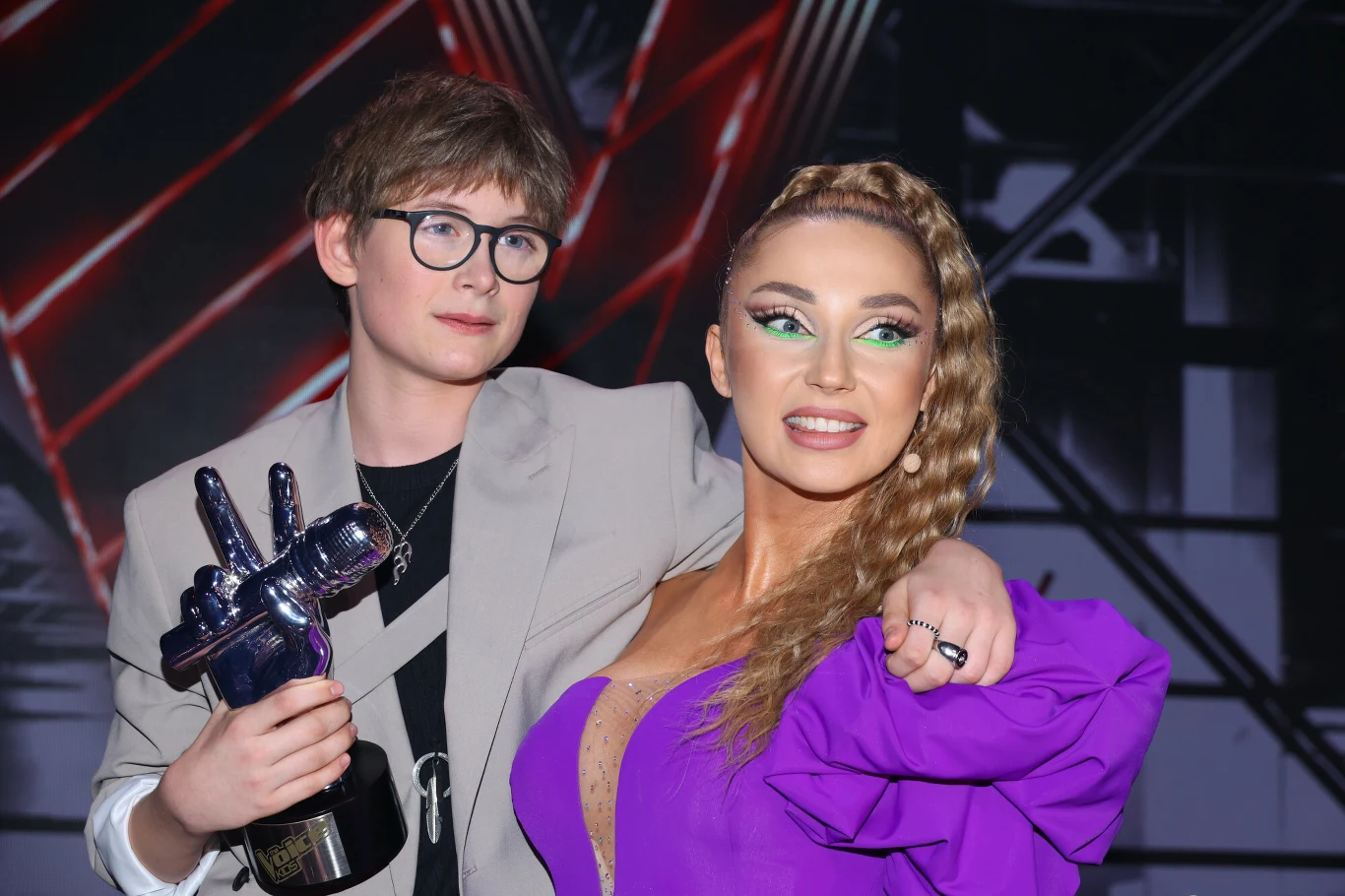 Zwycięzca piątej edycji "The Voice Kids" Mateusz Krzykała i jego trenerka - Cleo