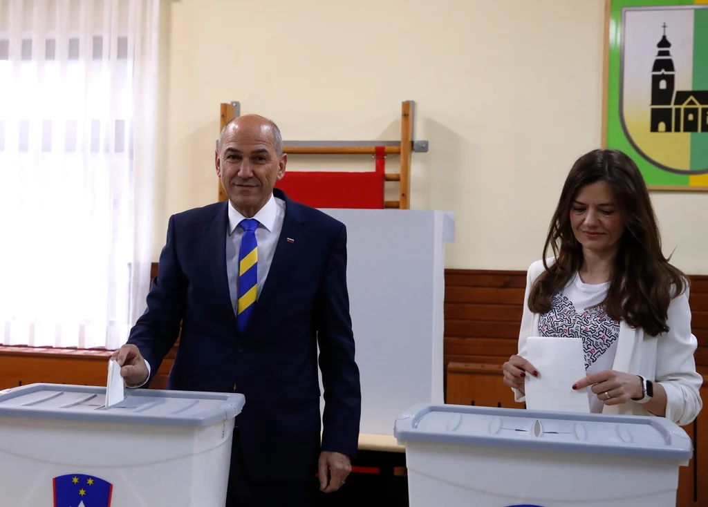 Premier Słowenii Janez Jansza podczas głosowania Premier Słowenii Janez Jansza podczas głosowania