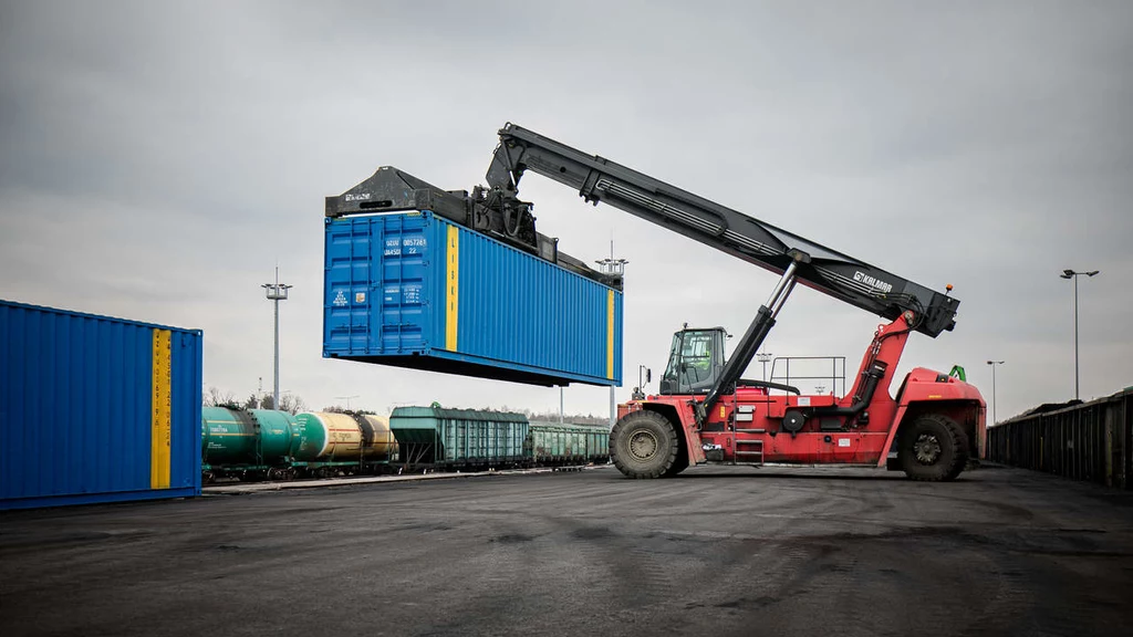 Największy prywatny transport pomocy humanitarnej z Polski dociera właśnie na Ukrainę