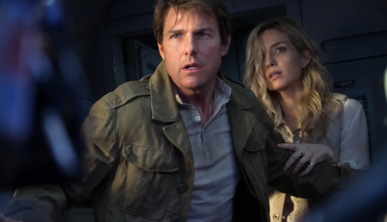 Tom Cruise i Annabelle Wallis w filmie "Mumia" (2017)
