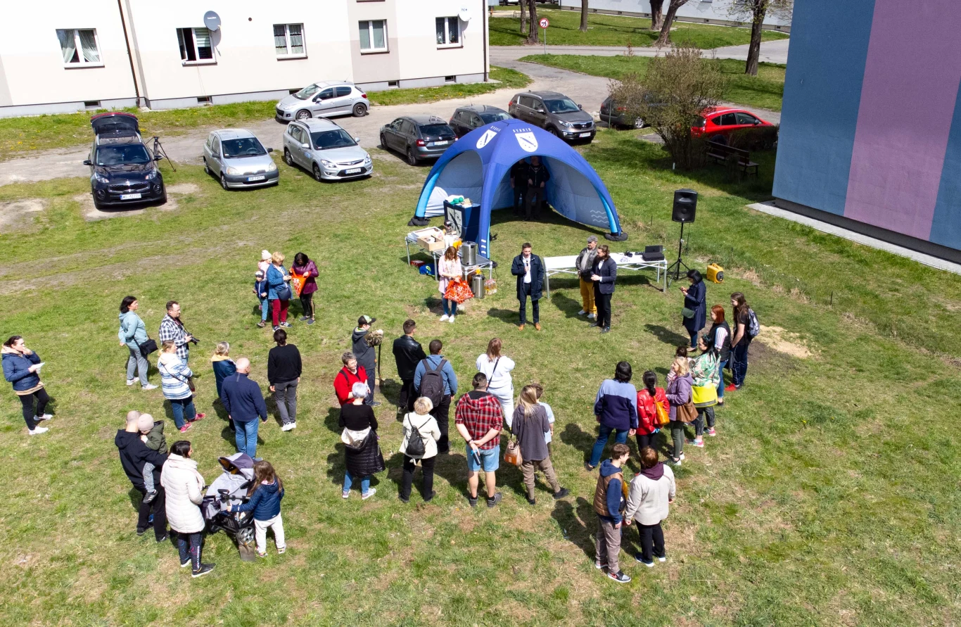 Podczas inauguracji wydarzenia "Czyste Zielone Miasta" w Rybniku odbyła się m.in. akcja sadzenia drzew
