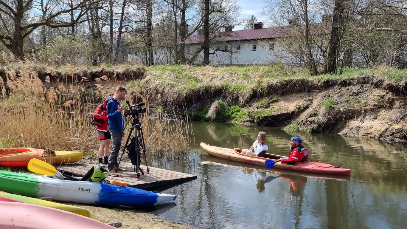 Podczas wydarzenia "Czyste Zielone Miasta" w Rybniku odbyło się sprzątanie rzeki Rudy zorganizowane we współpracy ze stowarzyszeniem Aktywni Team