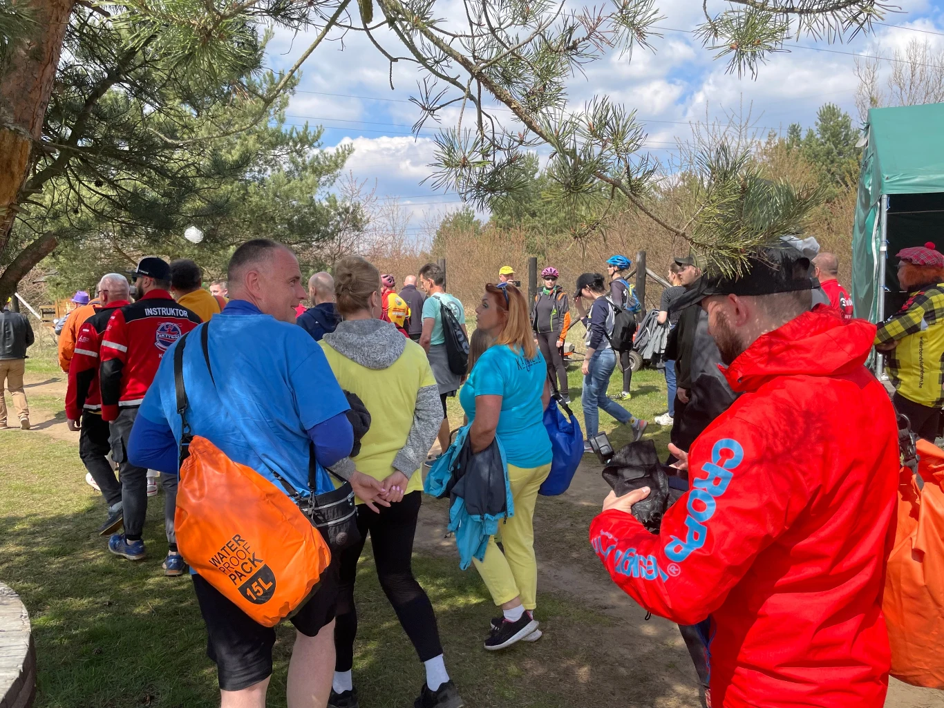 Podczas wydarzenia "Czyste Zielone Miasta" w Rybniku odbyło się sprzątanie rzeki Rudy zorganizowane we współpracy ze stowarzyszeniem Aktywni Team