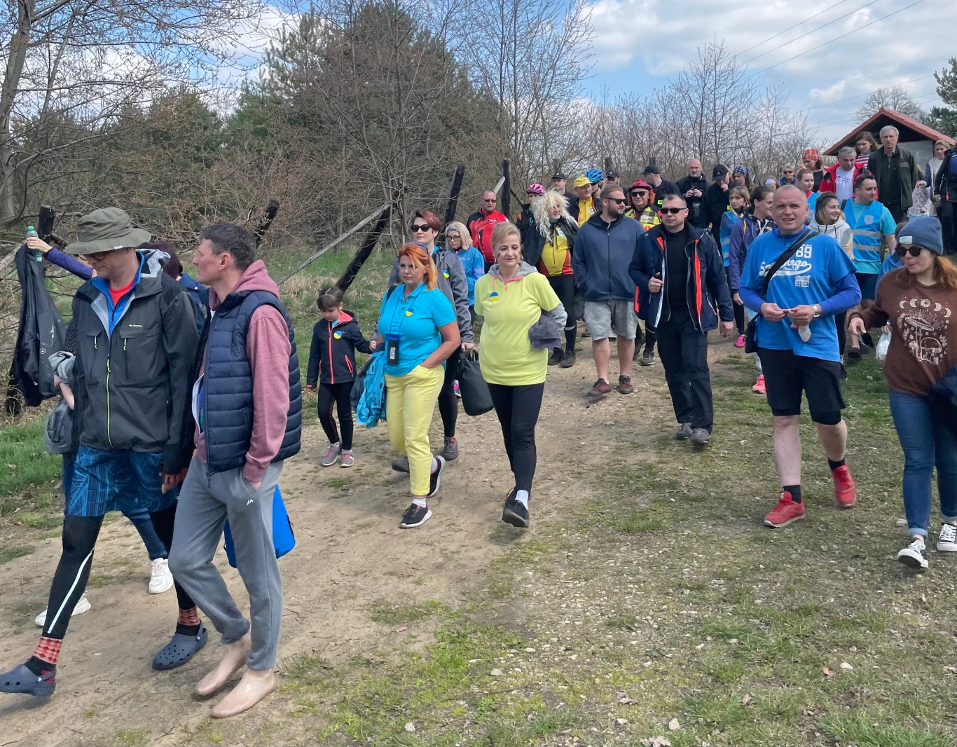 Podczas wydarzenia "Czyste Zielone Miasta" w Rybniku odbyło się sprzątanie rzeki Rudy zorganizowane we współpracy ze stowarzyszeniem Aktywni Team